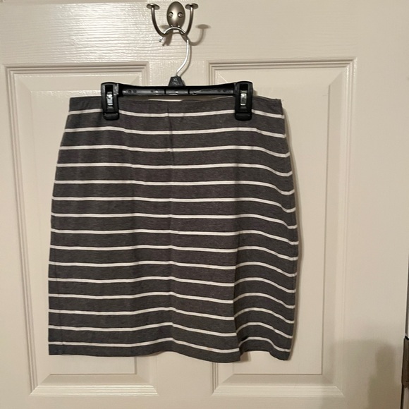 Striped Gray and White Skirt - Picture 1 of 5